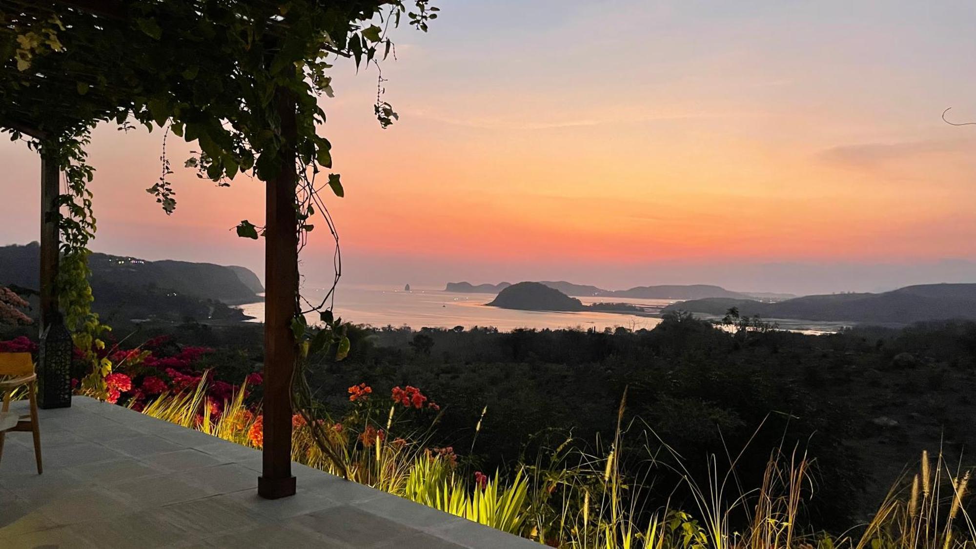 Lobster Bay Lombok Hotel Awang ภายนอก รูปภาพ