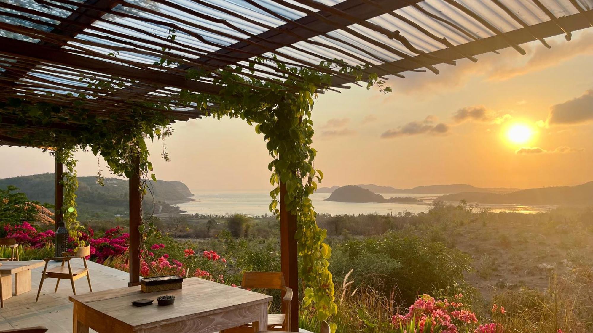 Lobster Bay Lombok Hotel Awang ภายนอก รูปภาพ