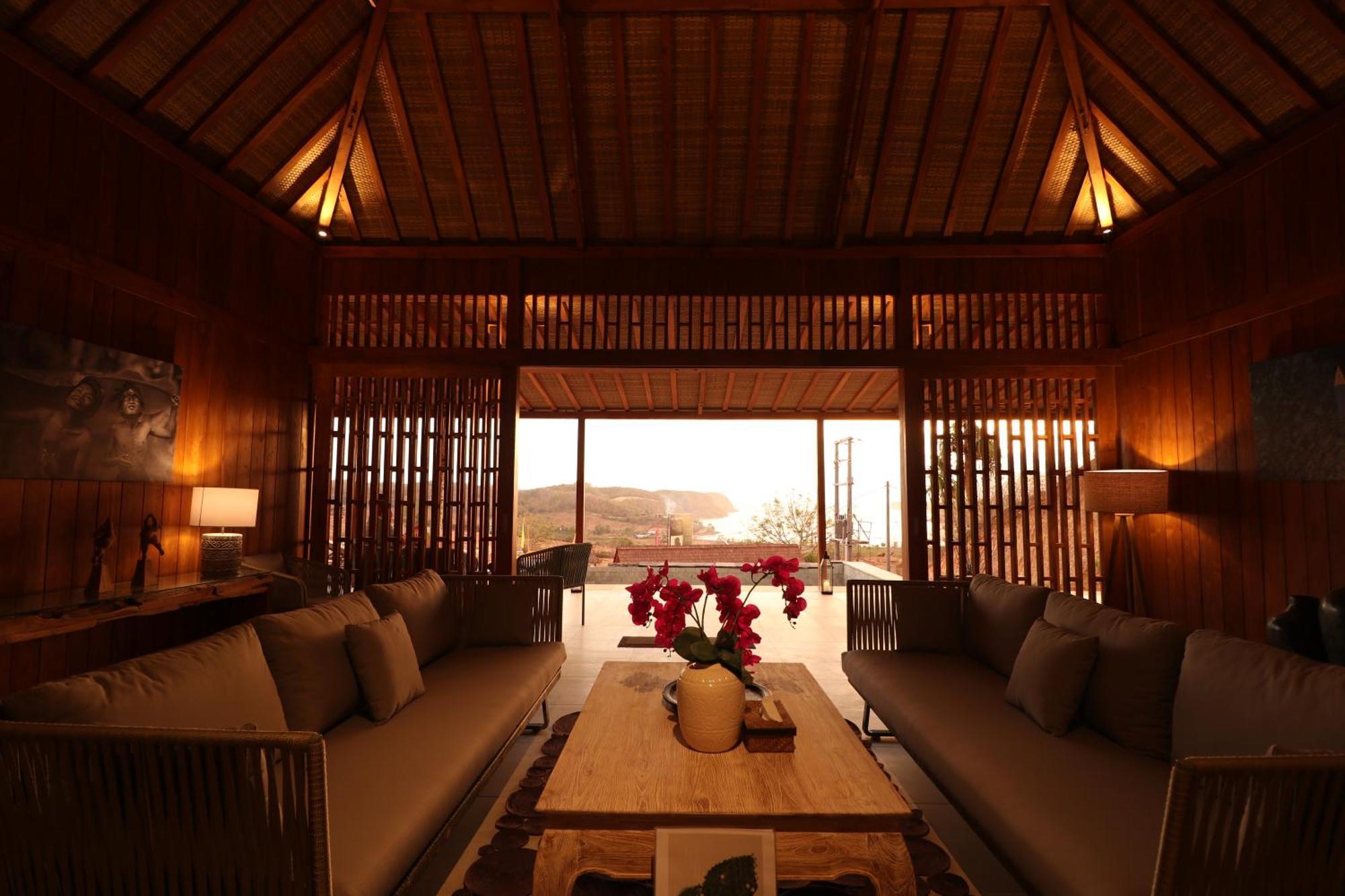 Lobster Bay Lombok Hotel Awang ภายนอก รูปภาพ